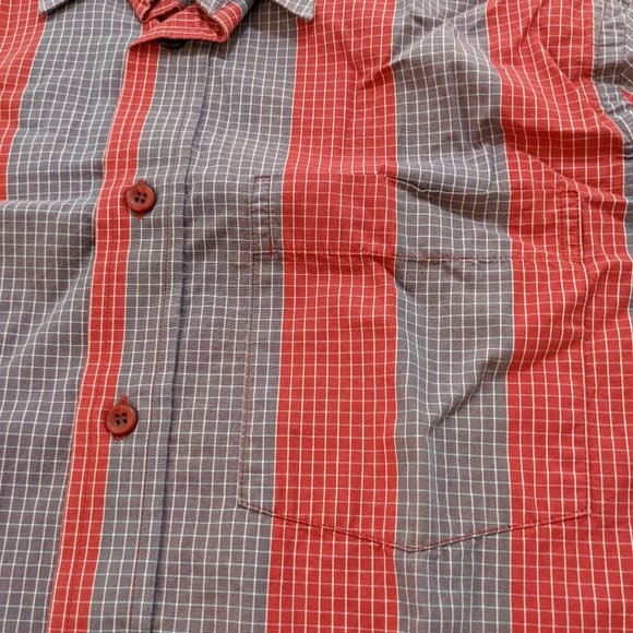 Peter England Long Sleeve Button Up Dress Shirt - Red & Blue Plaid Small? - Picture 2 of 4